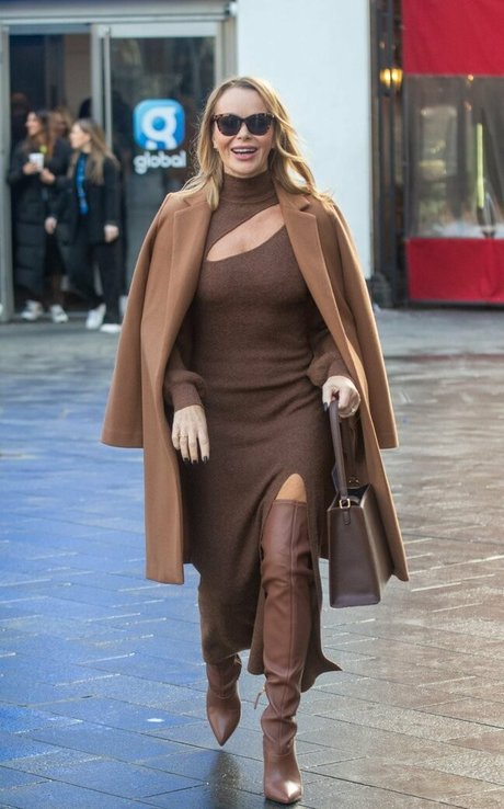 Amanda Holden photo 523