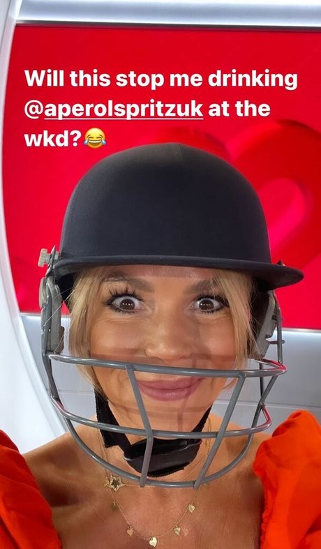 Amanda Holden photo 534