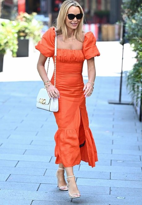 Amanda Holden photo 544