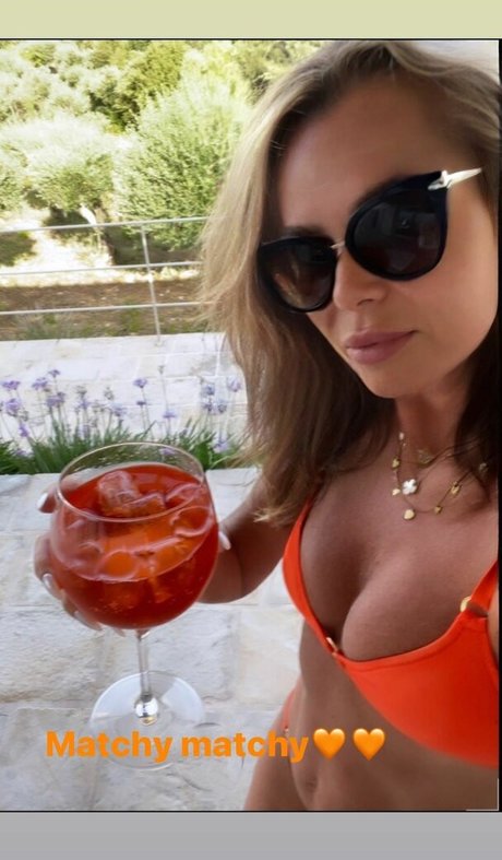 Amanda Holden photo 557