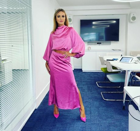 Amanda Holden photo 566