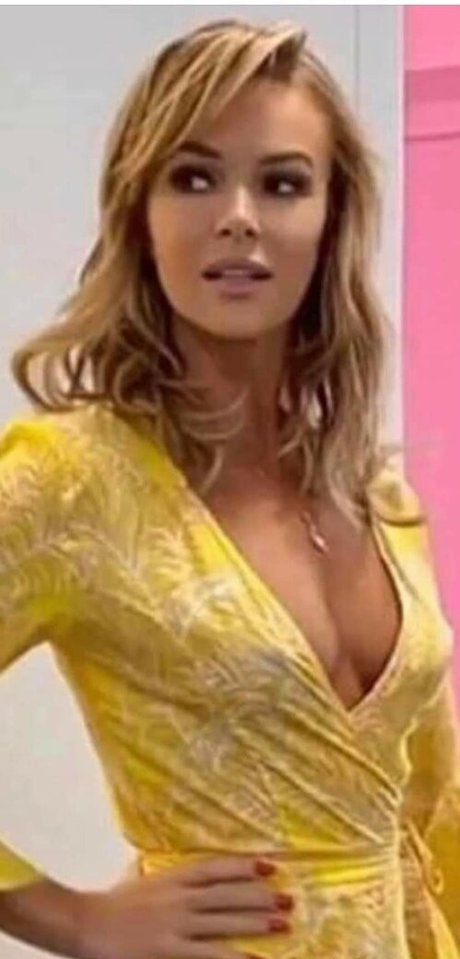 Amanda Holden photo 587