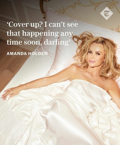 Amanda Holden photo 597