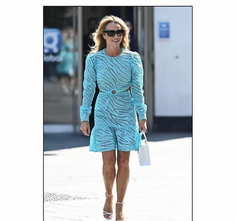 Amanda Holden photo 609