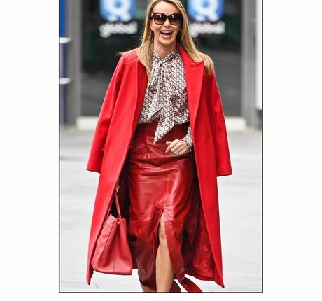 Amanda Holden photo 631