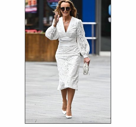 Amanda Holden photo 632