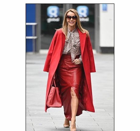 Amanda Holden photo 638