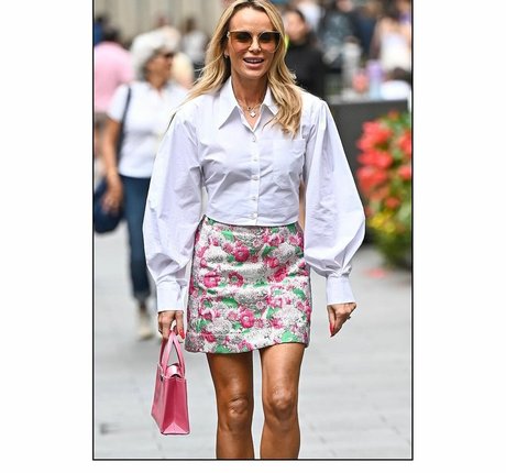 Amanda Holden photo 649