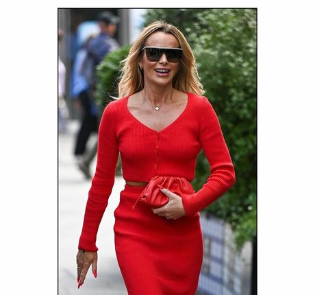 Amanda Holden photo 658