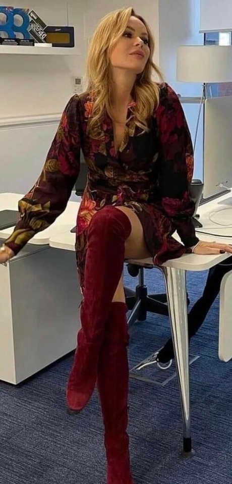 Amanda Holden photo 663