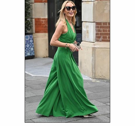 Amanda Holden photo 686