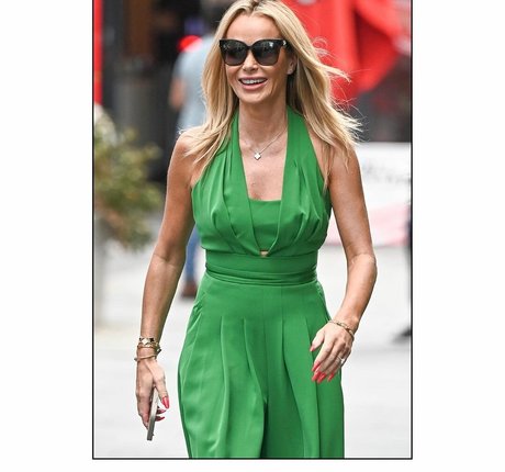 Amanda Holden photo 687