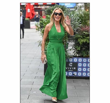 Amanda Holden photo 688