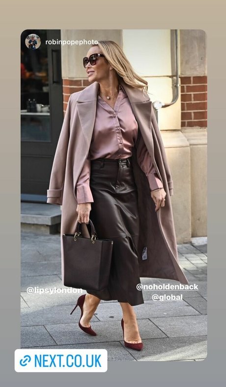Amanda Holden photo 690