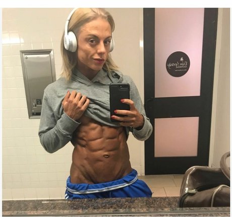 Amanda Machado photo 7