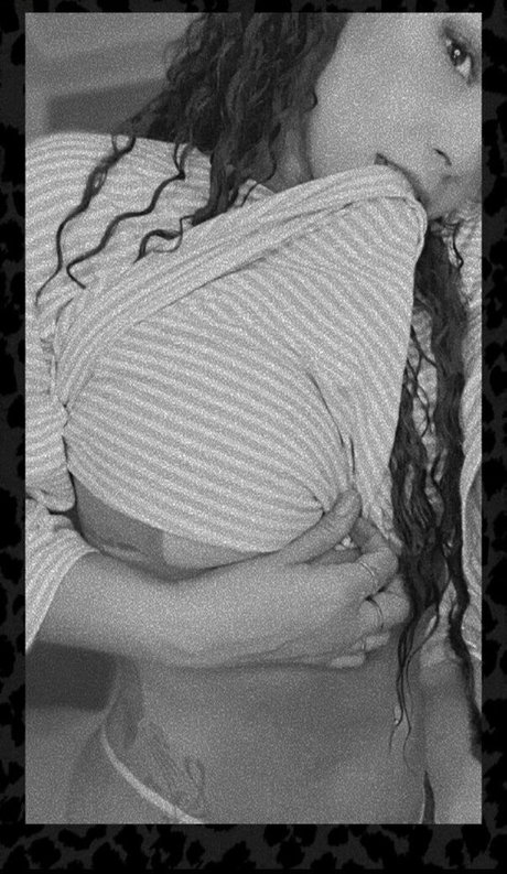 Amanda Miury photo 141