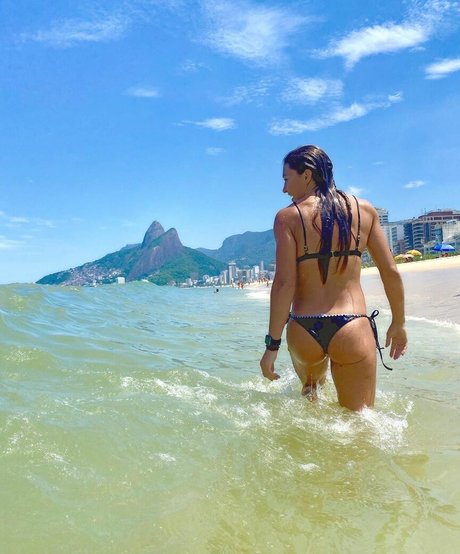 Amanda Ribas photo 22