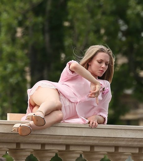 Amanda Seyfried photo 7
