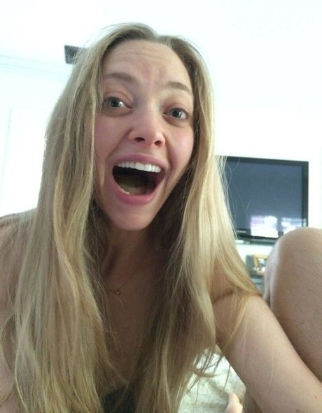 Amanda Seyfried photo 12