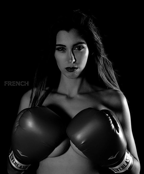 Amanda Thompson photo 240