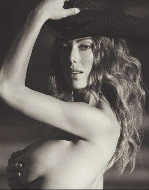 Amanda Tutschek photo 4