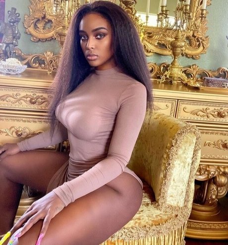 Amara La Negra photo 18