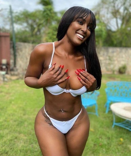 Amara La Negra photo 41