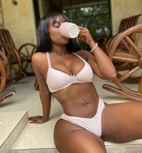Amara La Negra photo 43