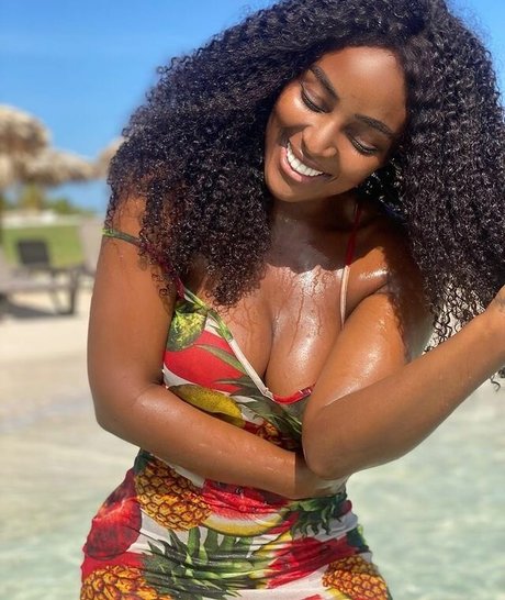 Amara La Negra photo 78