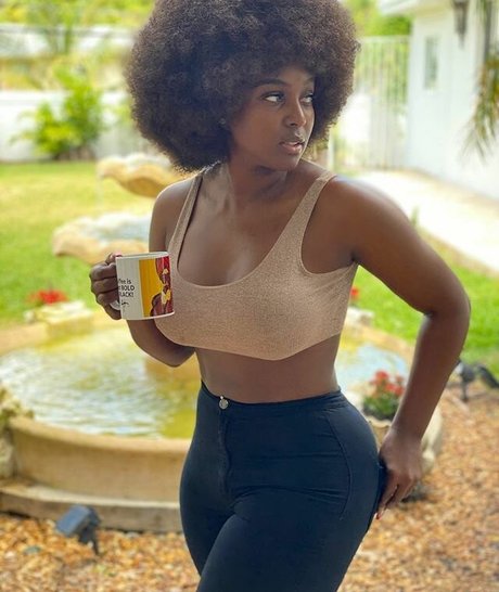 Amara La Negra photo 92