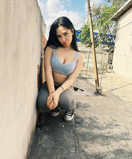 Amateur Latina Lazlye photo 16