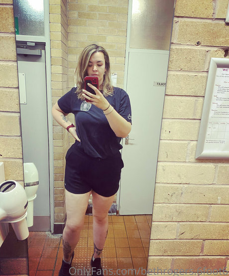 Amazonbeth.6foot6 photo 36