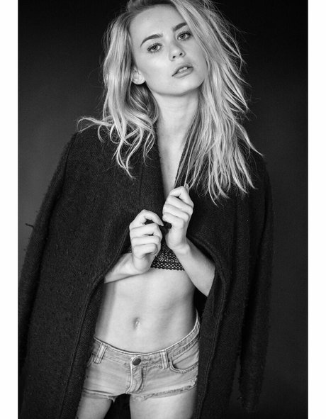 Amber Davis photo 14