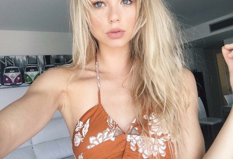Amber Davis photo 25