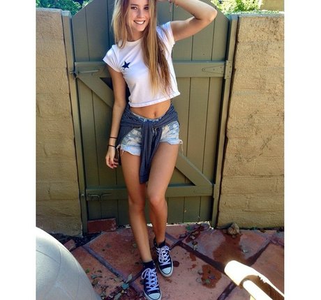 Amber Davis photo 35
