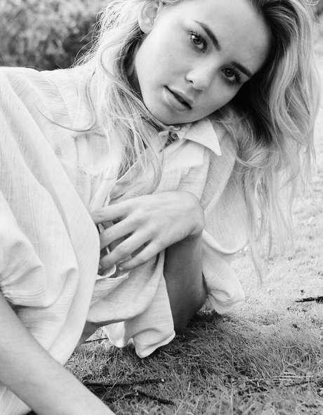 Amber Davis photo 41