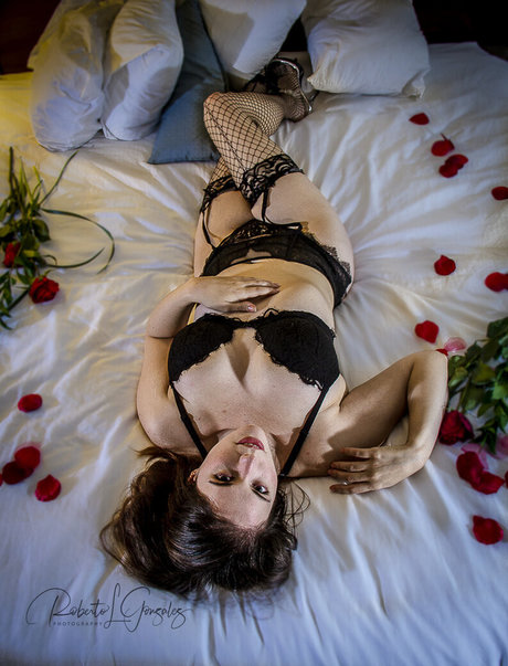 Amber Lee Connors photo 6