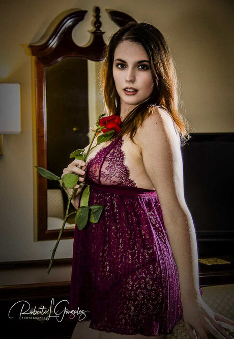 Amber Lee Connors photo 11