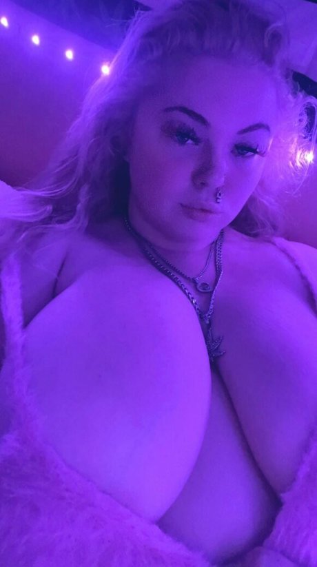 Amberly photo 17