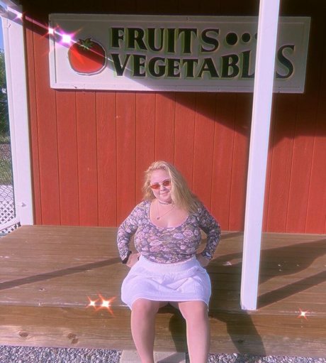 Amberly photo 58