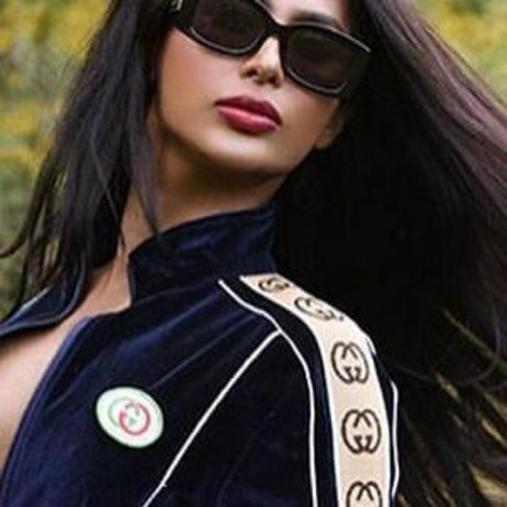 Amelia Maltepe photo 88