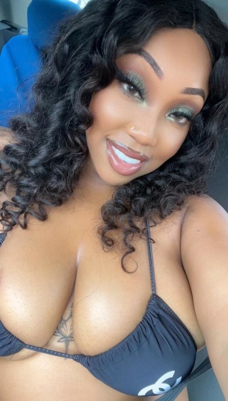 Profile photo of Amilli Monroe