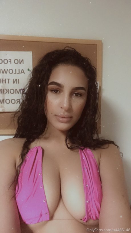 Amira babe719 photo 2