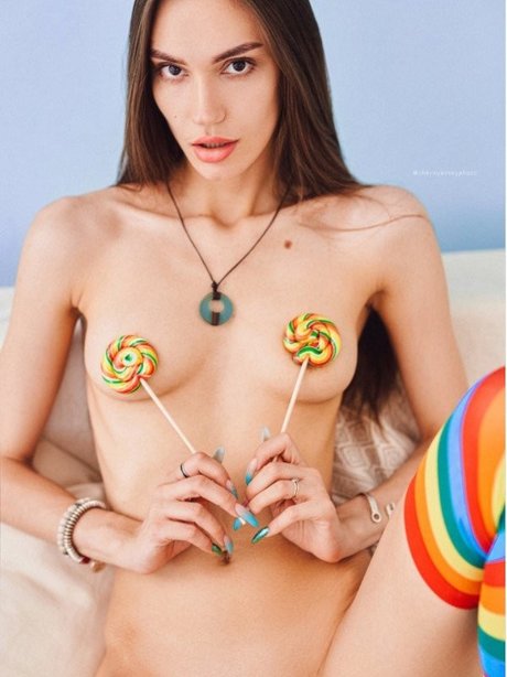 Amy Karamel photo 28