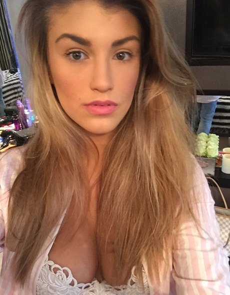 Amy Willerton photo 55