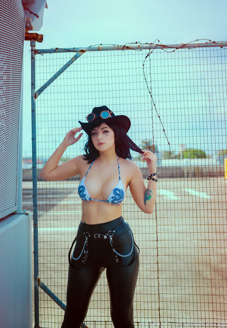 Amythunderbolt photo 26