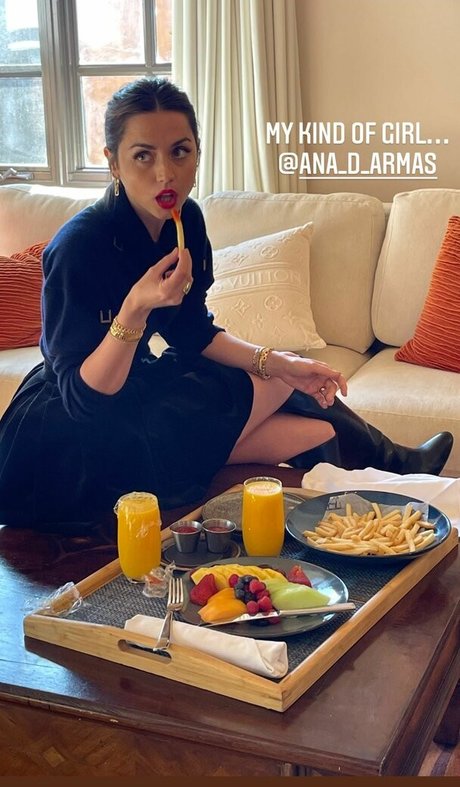 Ana De Armas photo 374
