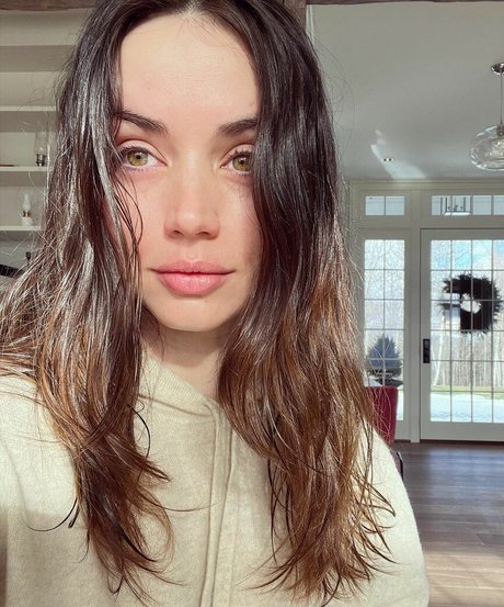 Ana De Armas photo 380