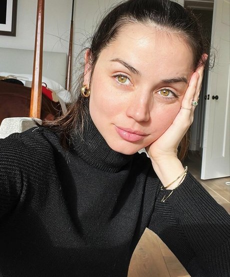 Ana De Armas photo 397