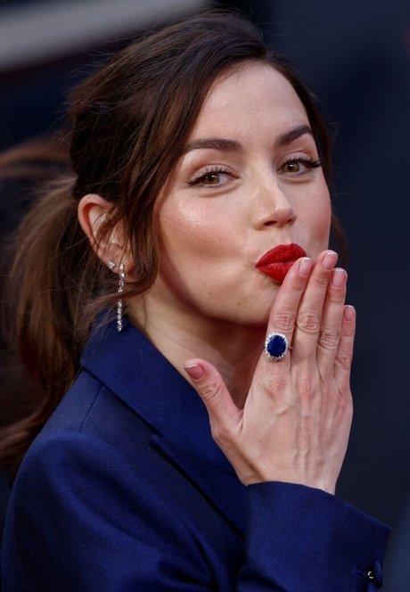 Ana De Armas photo 553